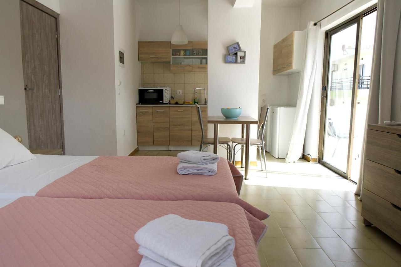 Lilian'S Seaview-Party Street-Youth Studios Rhodes City Bagian luar foto