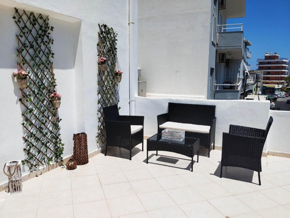 Lilian'S Seaview-Party Street-Youth Studios Rhodes City Bagian luar foto