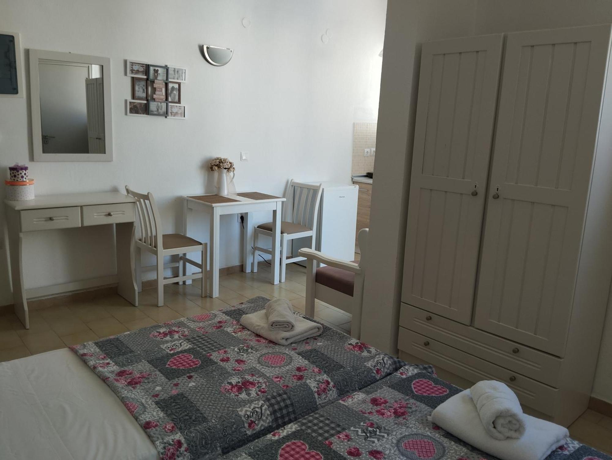 Lilian'S Seaview-Party Street-Youth Studios Rhodes City Bagian luar foto