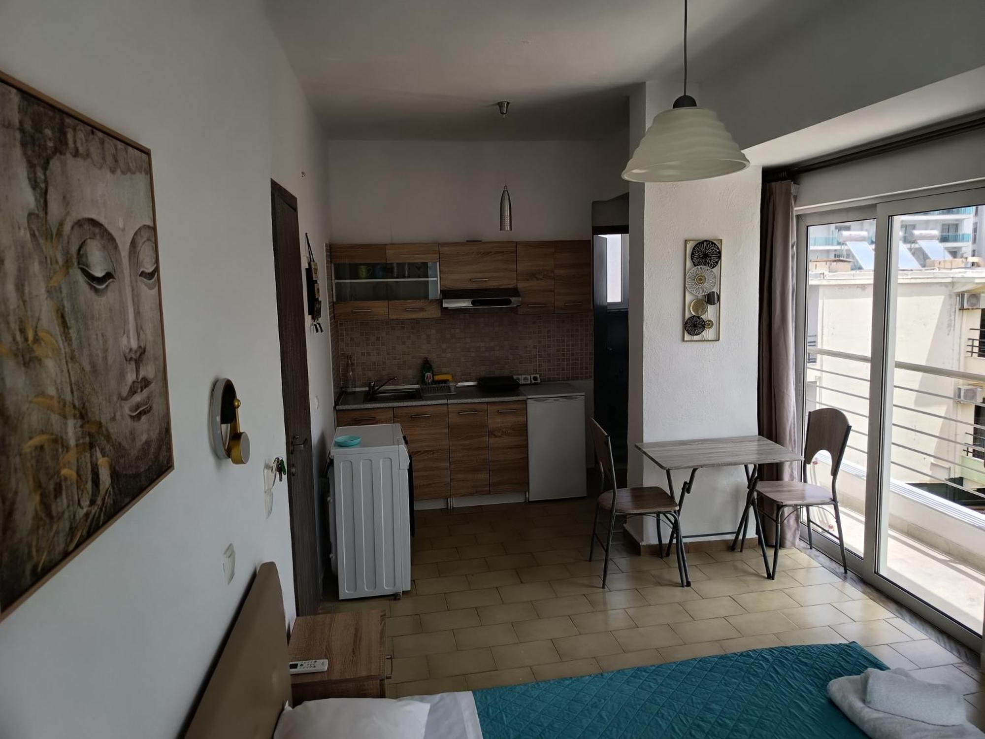 Lilian'S Seaview-Party Street-Youth Studios Rhodes City Ruang foto